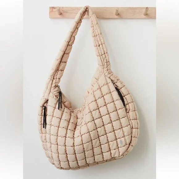 Free People Movement Quilted Carryall Tote Cream Hobo Bag Gym Travel NWT - Picture 1 of 7